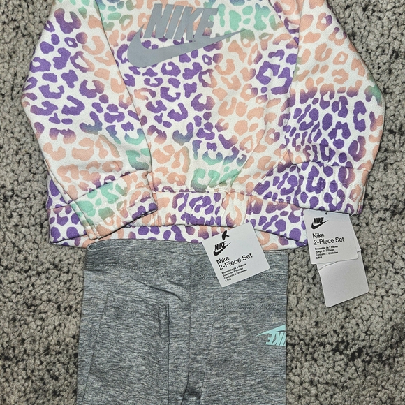 SALE Nike Baby's Pastel Leopard Print Set - 9mon - Picture 4 of 4